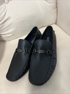 GUESS Men’s Black Textured Leather Bit Loafers